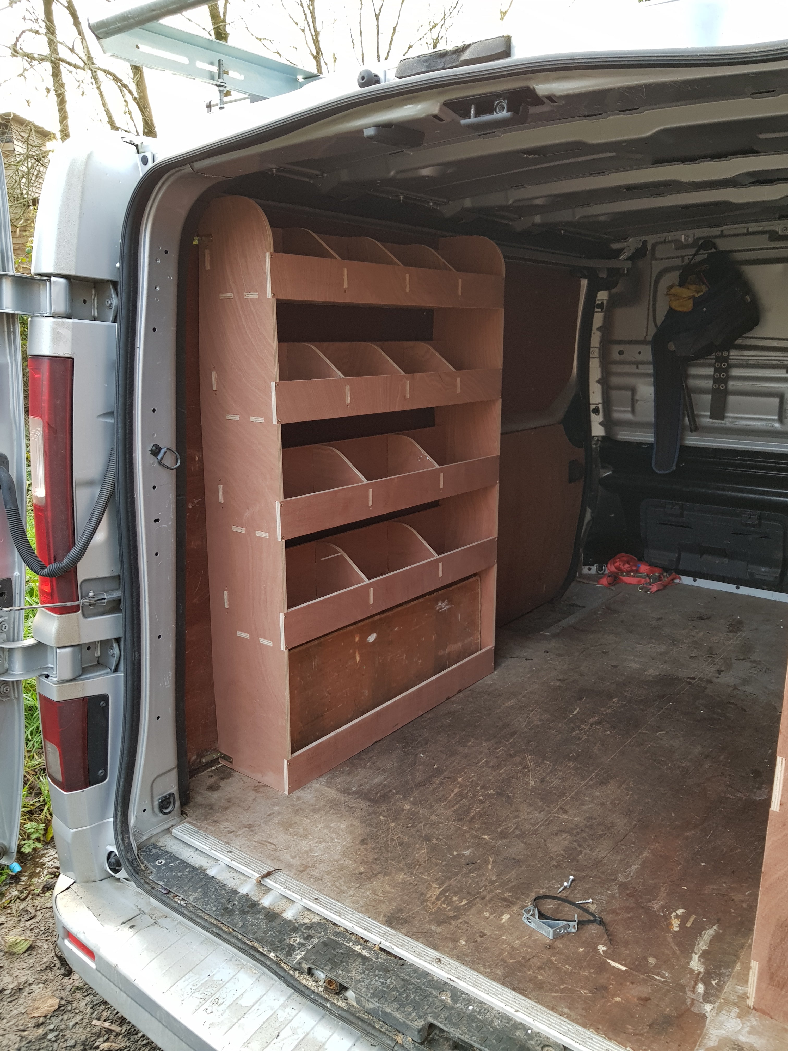 Vivaro discount van racking